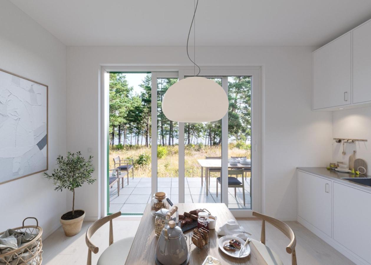 Vaestoes Strand By First Hotels Larbro Екстер'єр фото